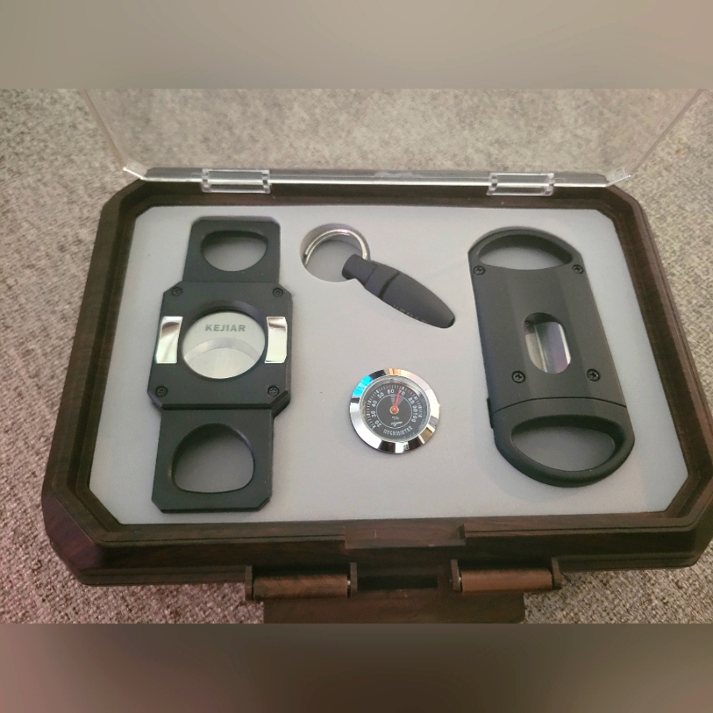 KEJAR Cigar Accessory Set in Brown